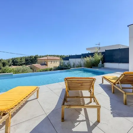 Villa Azur - Heated Pool